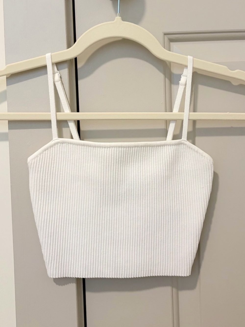 Aritzia Babaton Sculpt Knit Cropped Cami